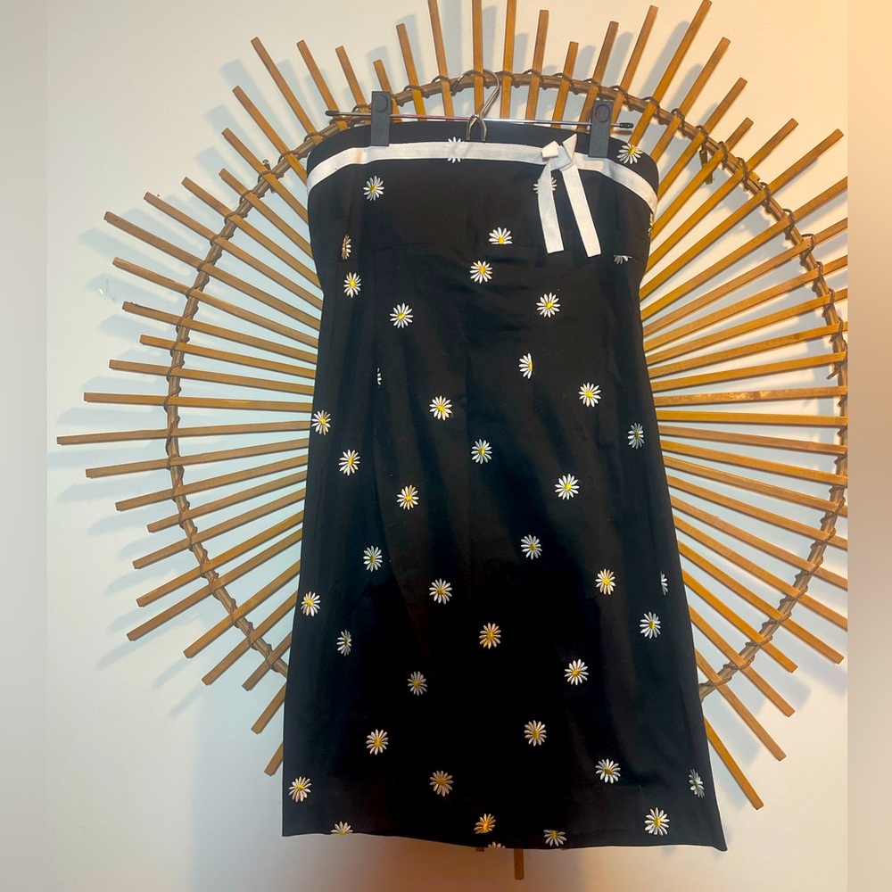 Vintage 90’s/ Y2K Strapless Black Dress with Embtoidered Daisies and Bow Trim